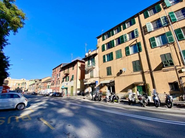 appartamento in vendita a Genova in zona Quarto dei Mille