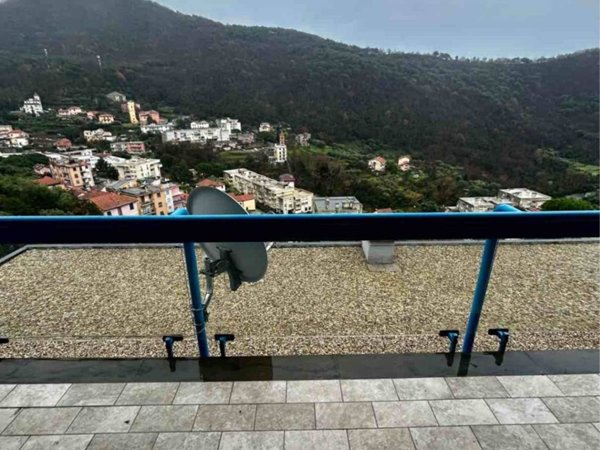 appartamento in vendita a Genova in zona Molassana