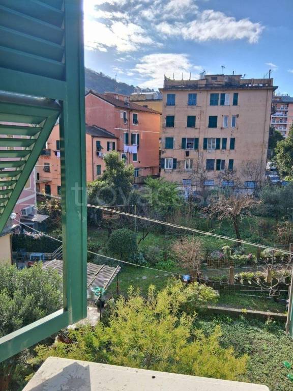 appartamento in vendita a Genova in zona Molassana