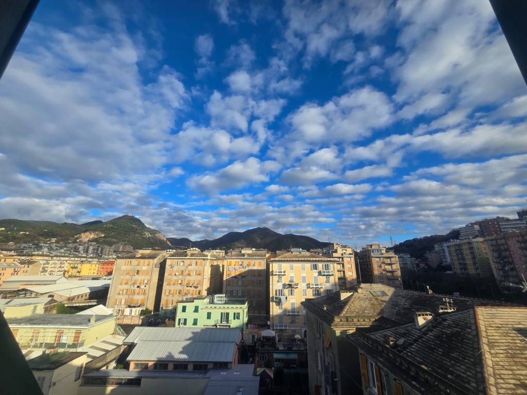 appartamento in vendita a Genova in zona Sestri Ponente
