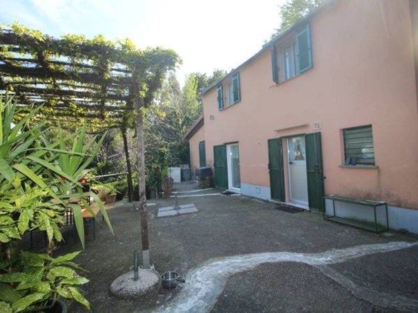 casa indipendente in vendita a Genova in zona Voltri