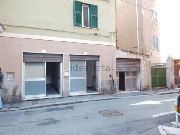 ufficio in vendita a Genova in zona Cornigliano
