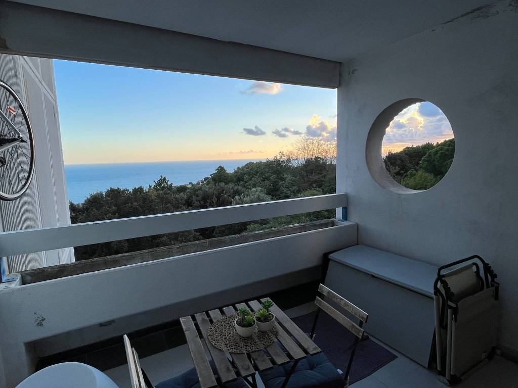 appartamento in vendita a Genova in zona Pegli