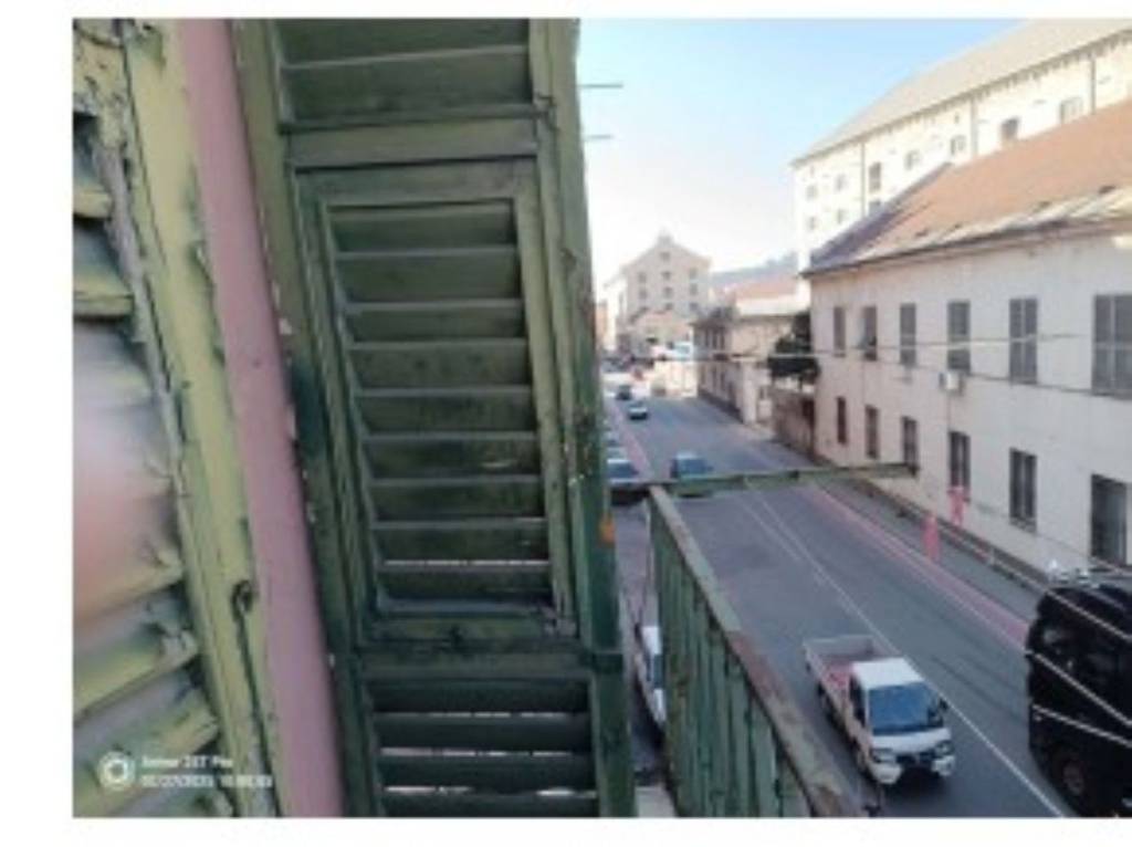 appartamento in vendita a Genova in zona Rivarolo