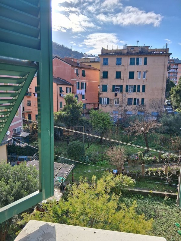 appartamento in vendita a Genova in zona Molassana