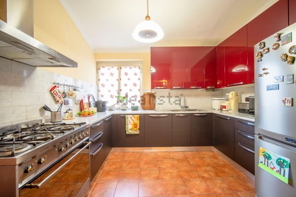 appartamento in vendita a Genova in zona Sottoripa / Maddalena / Molo