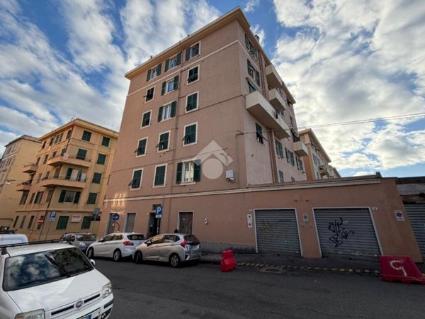 appartamento in vendita a Genova in zona Rivarolo