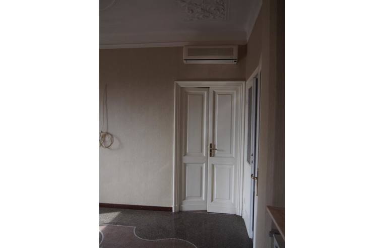 appartamento in vendita a Genova in zona Sestri Ponente