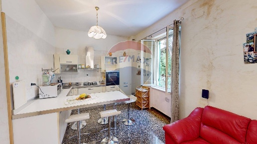 appartamento in vendita a Genova in zona Sestri Ponente