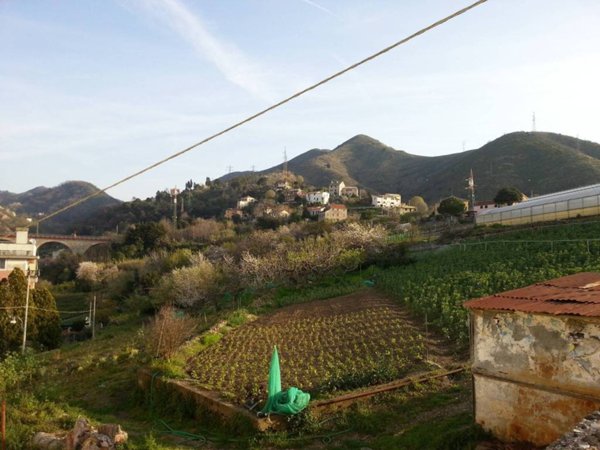 appartamento in vendita a Genova in zona Sestri Ponente
