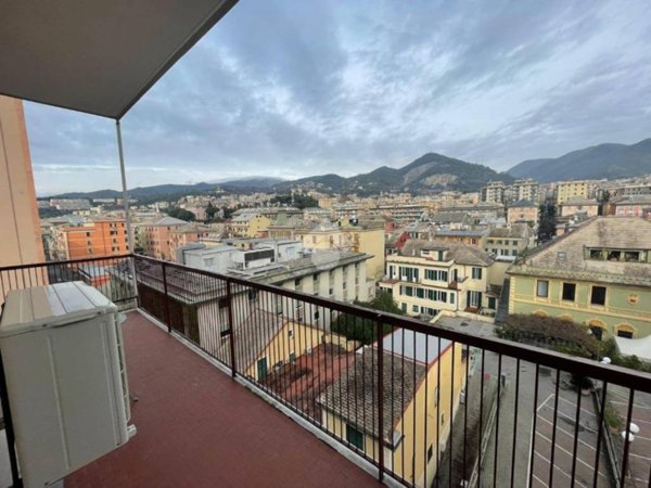 appartamento in vendita a Genova in zona Sestri Ponente