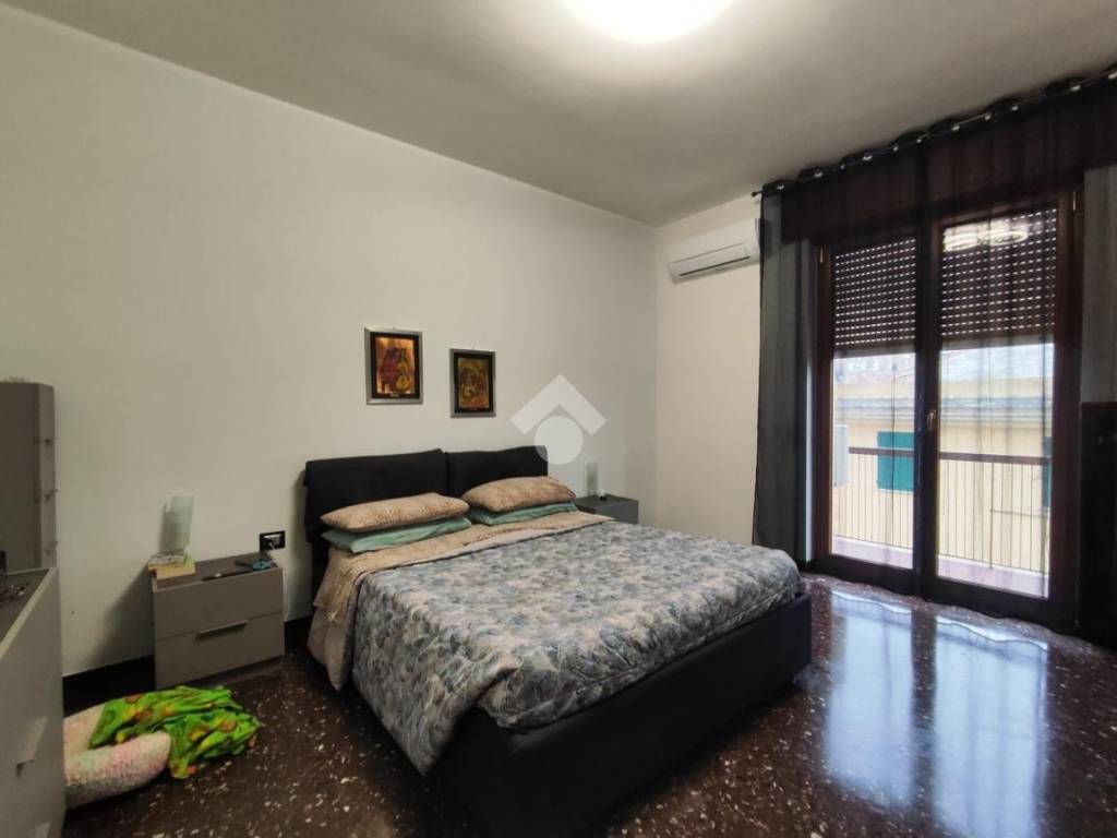 appartamento in vendita a Genova in zona Sestri Ponente