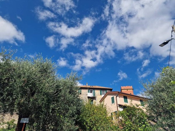 appartamento in vendita a Genova in zona Molassana