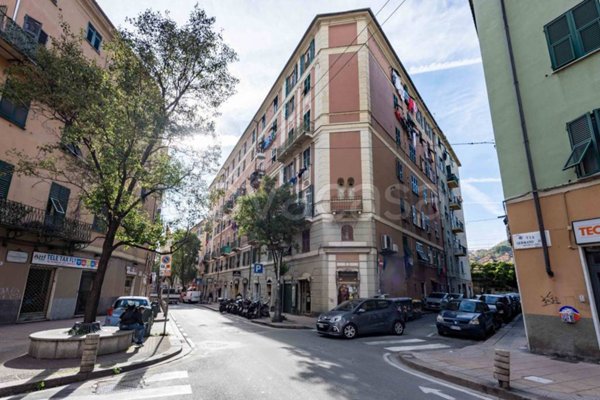 appartamento in vendita a Genova in zona Rivarolo