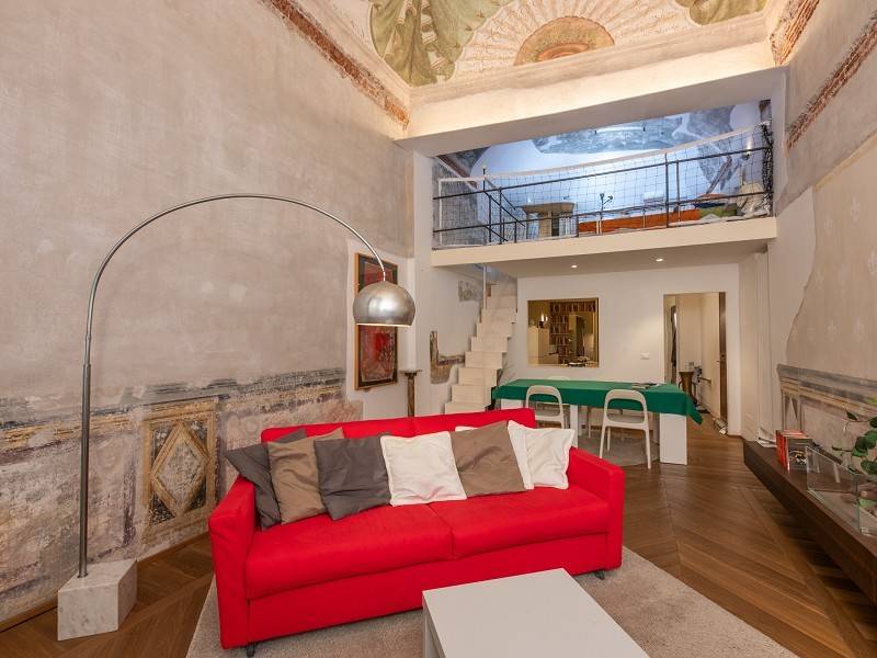 appartamento in vendita a Genova in zona Sottoripa / Maddalena / Molo