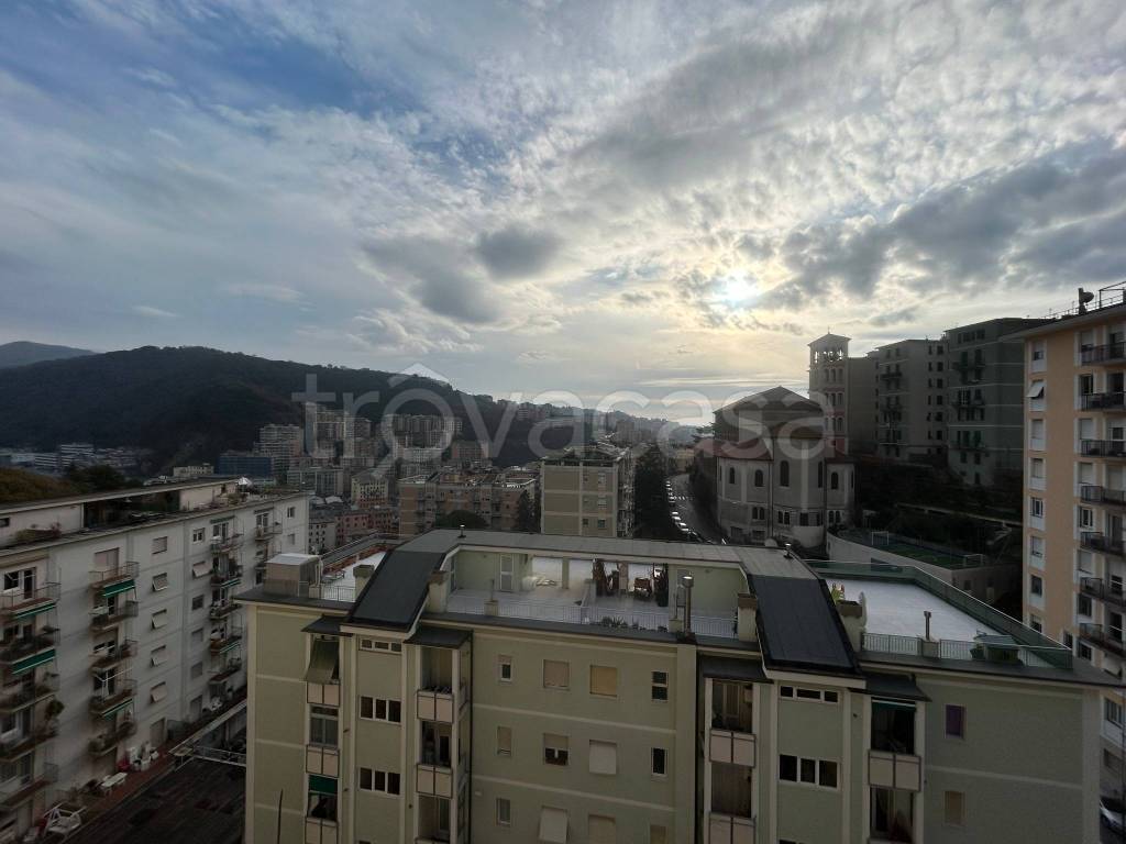 appartamento in vendita a Genova in zona Staglieno