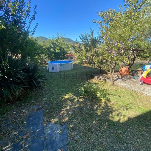 appartamento in vendita a Genova in zona Struppa