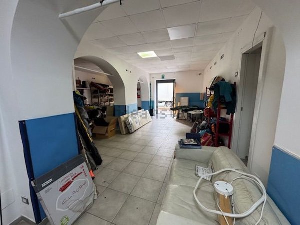 negozio in vendita a Genova in zona Palmaro / Pra'