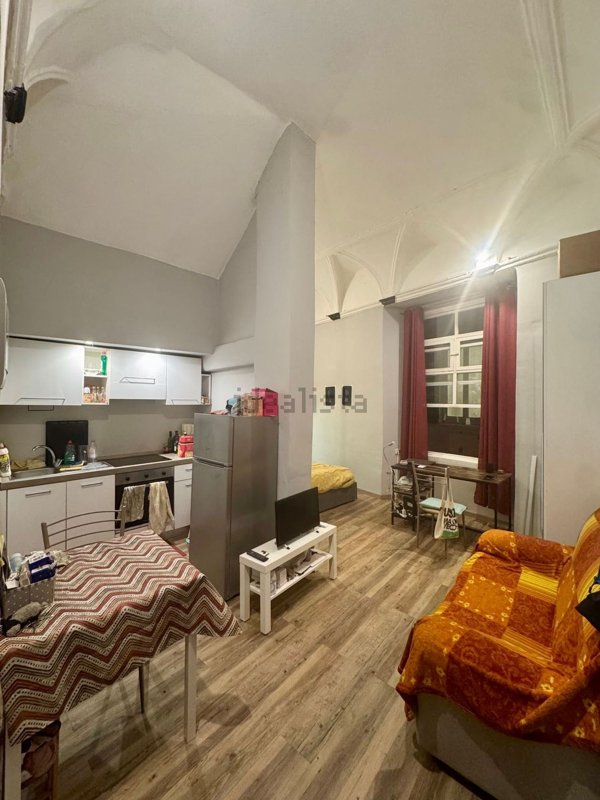 appartamento in vendita a Genova in zona Sottoripa / Maddalena / Molo