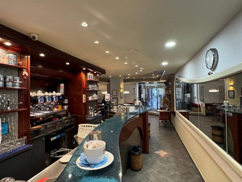 negozio in vendita a Genova in zona Sestri Ponente