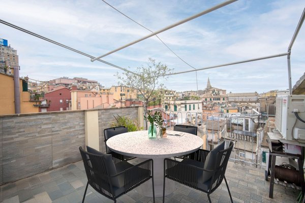 appartamento in vendita a Genova in zona Sottoripa / Maddalena / Molo