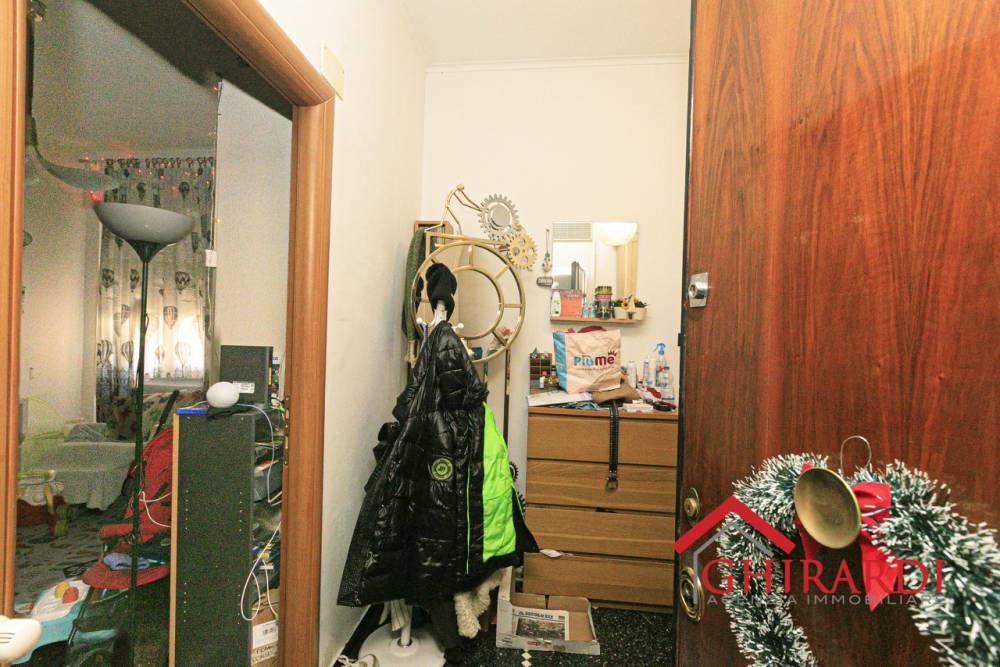 appartamento in vendita a Genova in zona Sestri Ponente