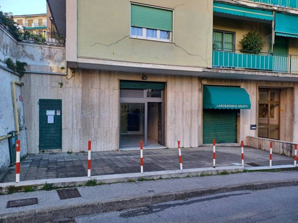 negozio in vendita a Genova in zona Nervi