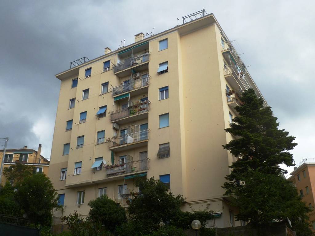 appartamento in vendita a Genova in zona Palmaro / Pra'