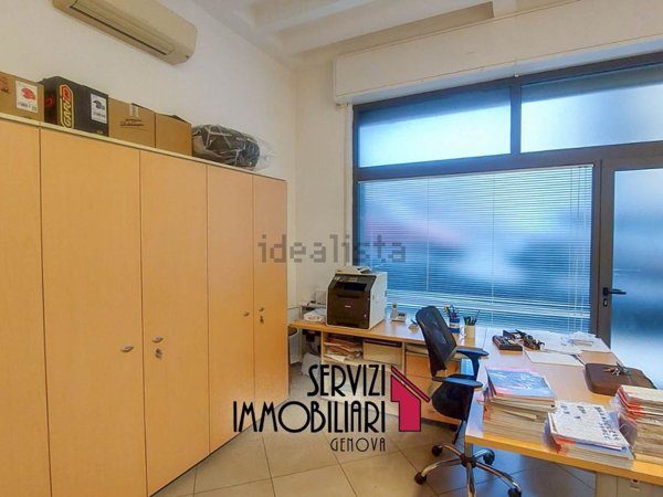 ufficio in vendita a Genova in zona Apparizione