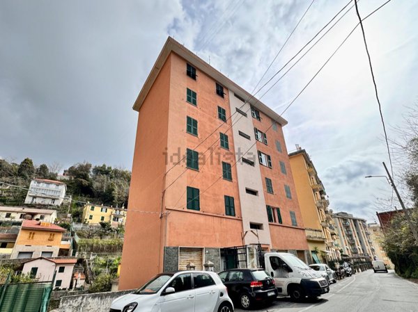 appartamento in vendita a Genova in zona Sestri Ponente