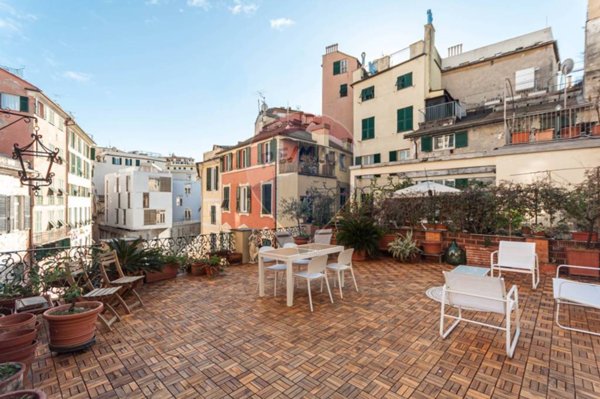 appartamento in vendita a Genova in zona Sottoripa / Maddalena / Molo