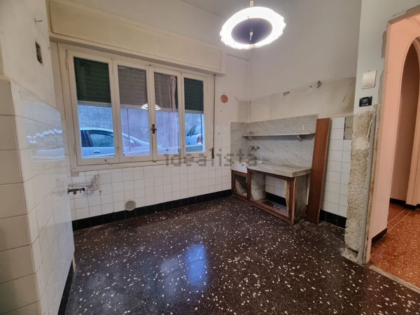 appartamento in vendita a Genova in zona Molassana