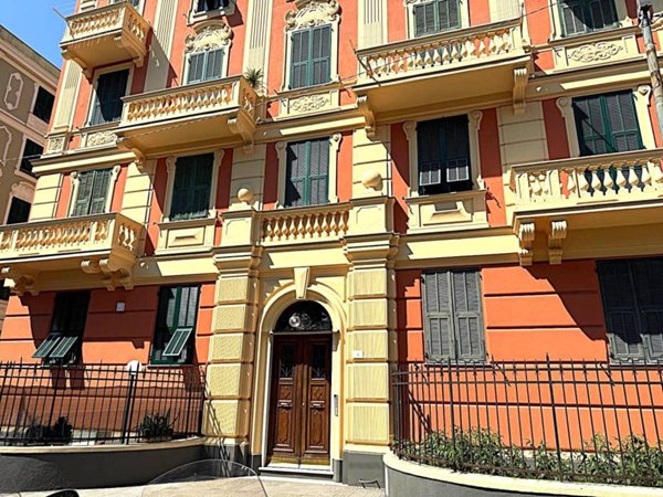 appartamento in vendita a Genova in zona Sestri Ponente