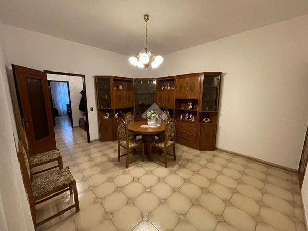 pentavano in vendita a Genova in zona Cornigliano