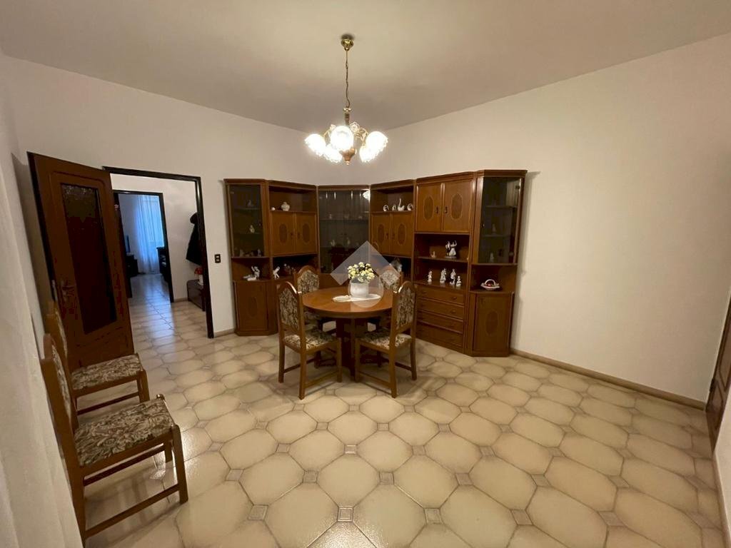 pentavano in vendita a Genova in zona Cornigliano