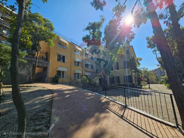 appartamento in vendita a Genova in zona Sestri Ponente