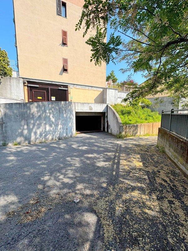 casa indipendente in vendita a Genova in zona Sestri Ponente