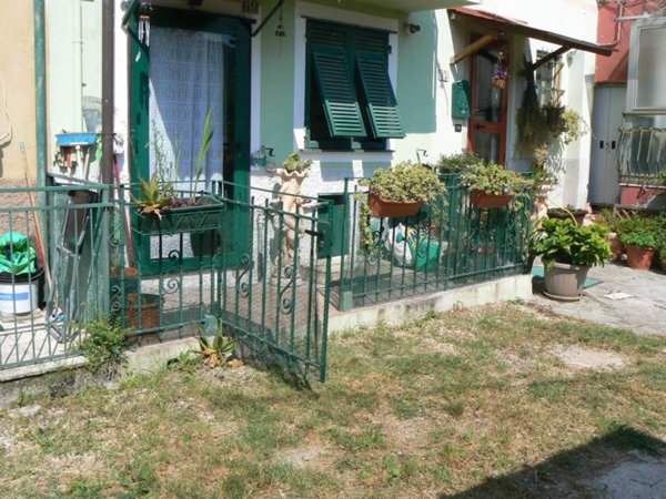 casa indipendente in vendita a Genova in zona Molassana