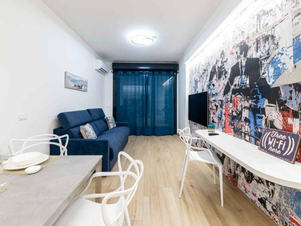 appartamento in vendita a Genova in zona Sottoripa / Maddalena / Molo