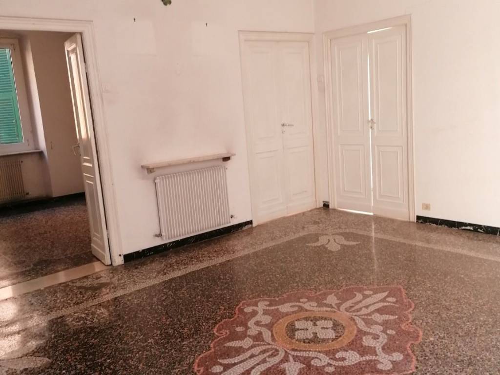 appartamento in vendita a Genova in zona Sestri Ponente