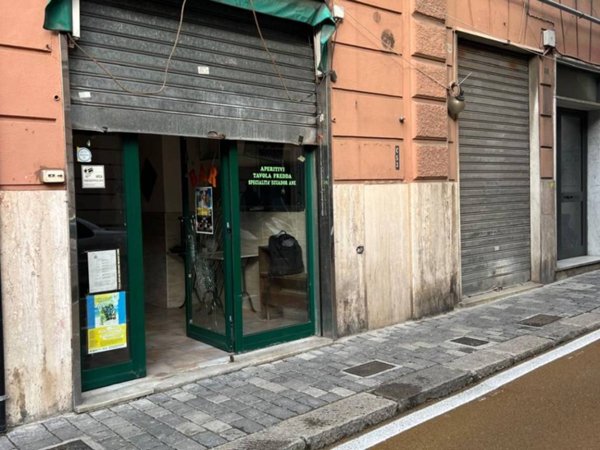 negozio in vendita a Genova in zona Sampierdarena