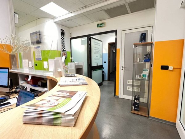 ufficio in vendita a Genova in zona Sampierdarena