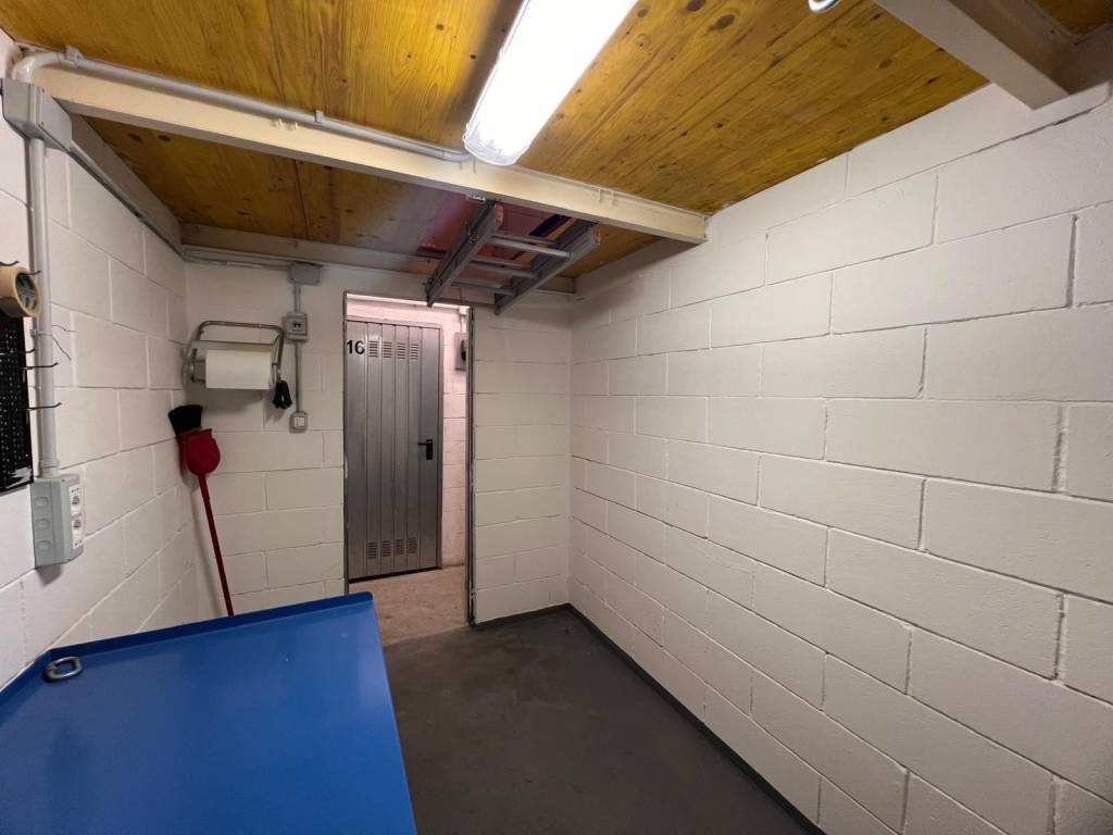 locale commerciale in vendita a Genova in zona San Fruttuoso