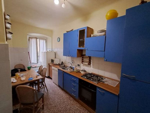 appartamento in vendita a Genova in zona Rivarolo