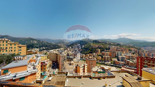 appartamento in vendita a Genova in zona Staglieno