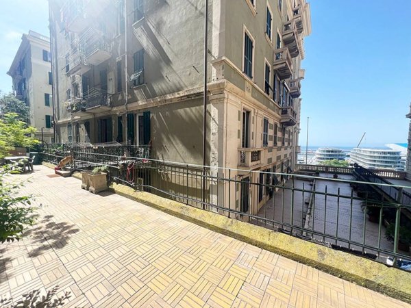 appartamento in vendita a Genova in zona Carignano