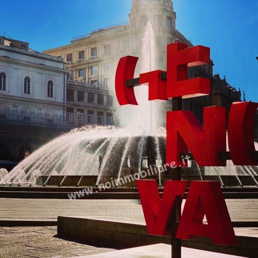 appartamento in vendita a Genova in zona Sottoripa / Maddalena / Molo
