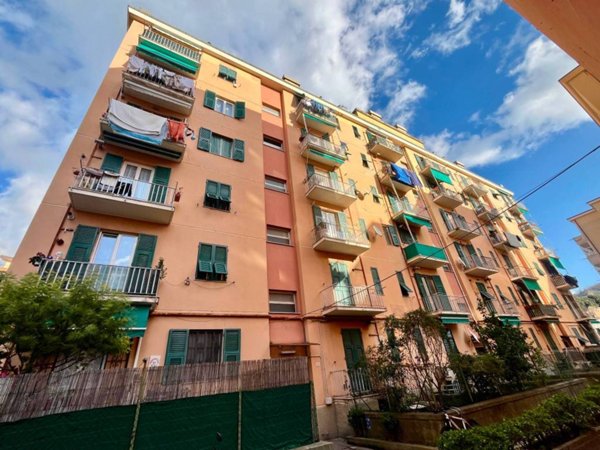 appartamento in vendita a Genova in zona Sestri Ponente