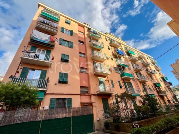 appartamento in vendita a Genova in zona Sestri Ponente