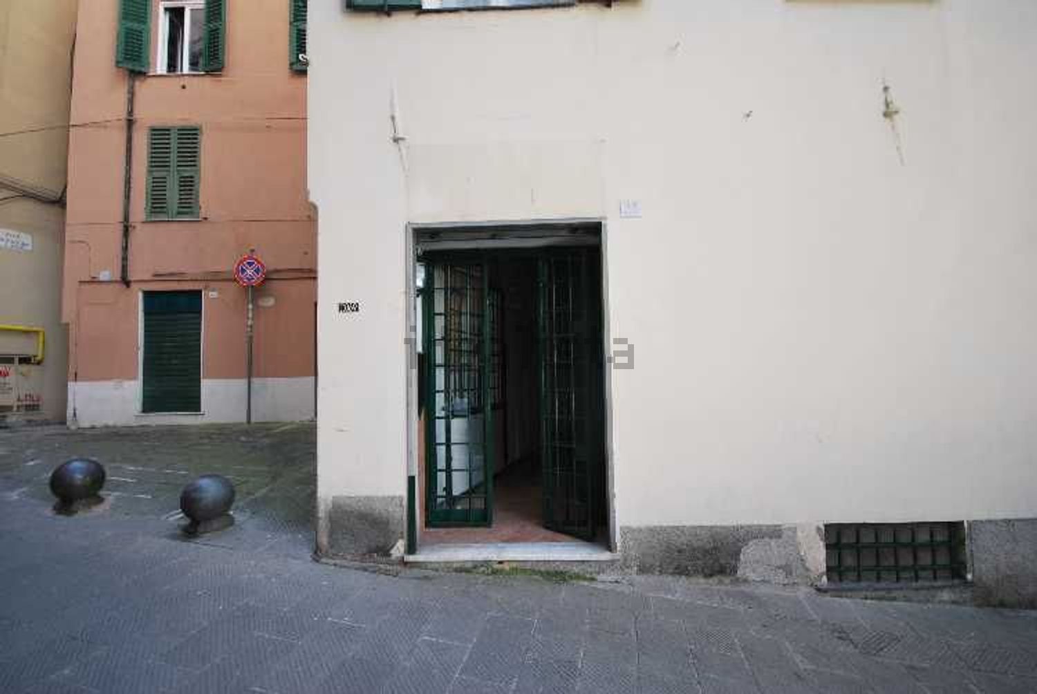 negozio in vendita a Genova in zona Sottoripa / Maddalena / Molo